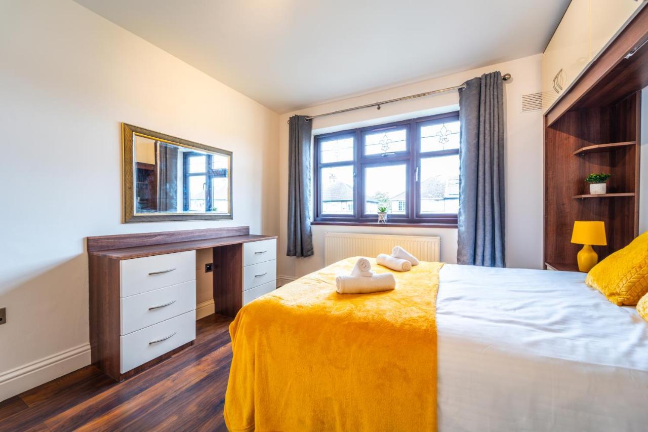 Modern Spacious 4 Bed Hayes Home With Free Parking Bagian luar foto