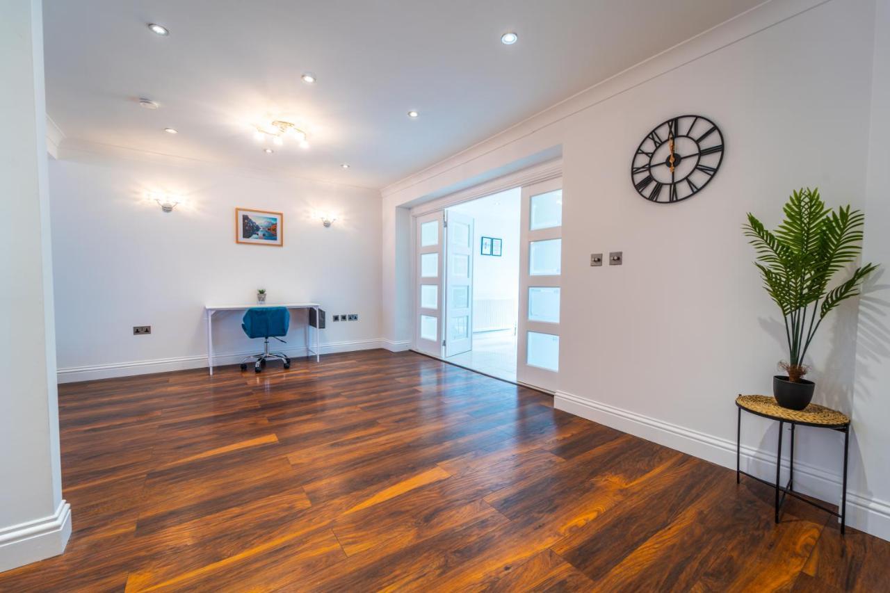 Modern Spacious 4 Bed Hayes Home With Free Parking Bagian luar foto