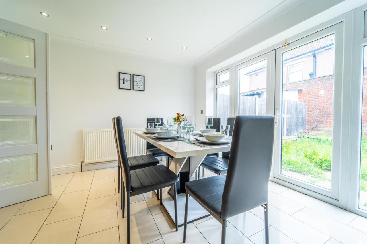Modern Spacious 4 Bed Hayes Home With Free Parking Bagian luar foto