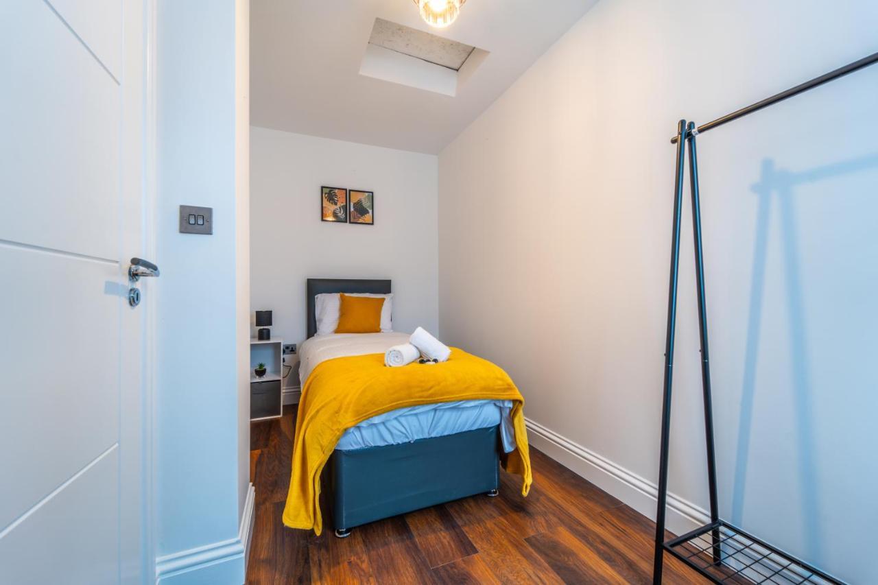 Modern Spacious 4 Bed Hayes Home With Free Parking Bagian luar foto