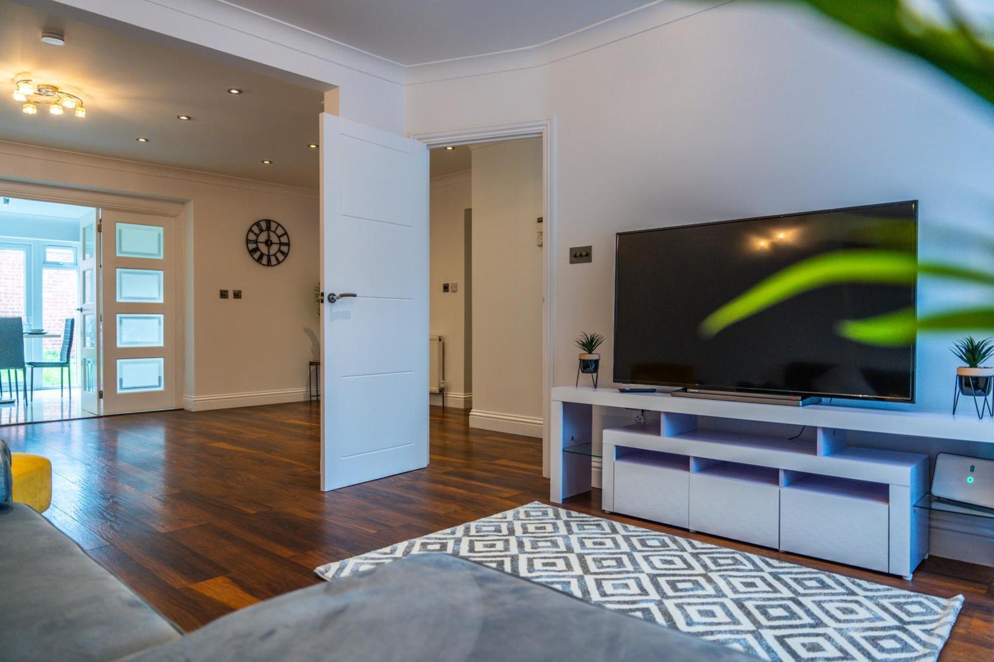 Modern Spacious 4 Bed Hayes Home With Free Parking Bagian luar foto
